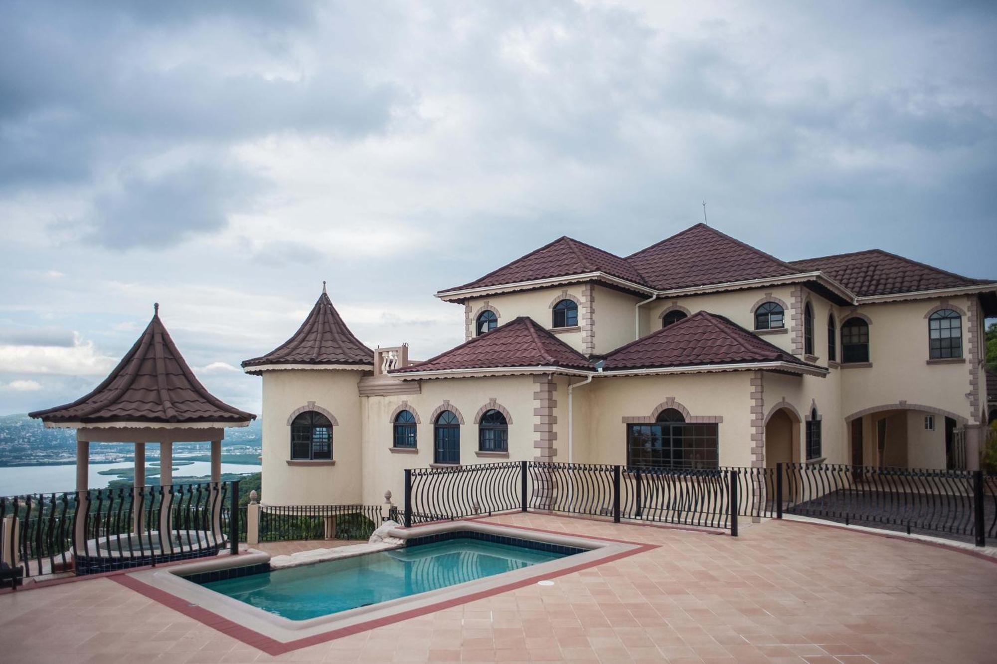 Clarridge View Guesthouse Montego Bay Luaran gambar