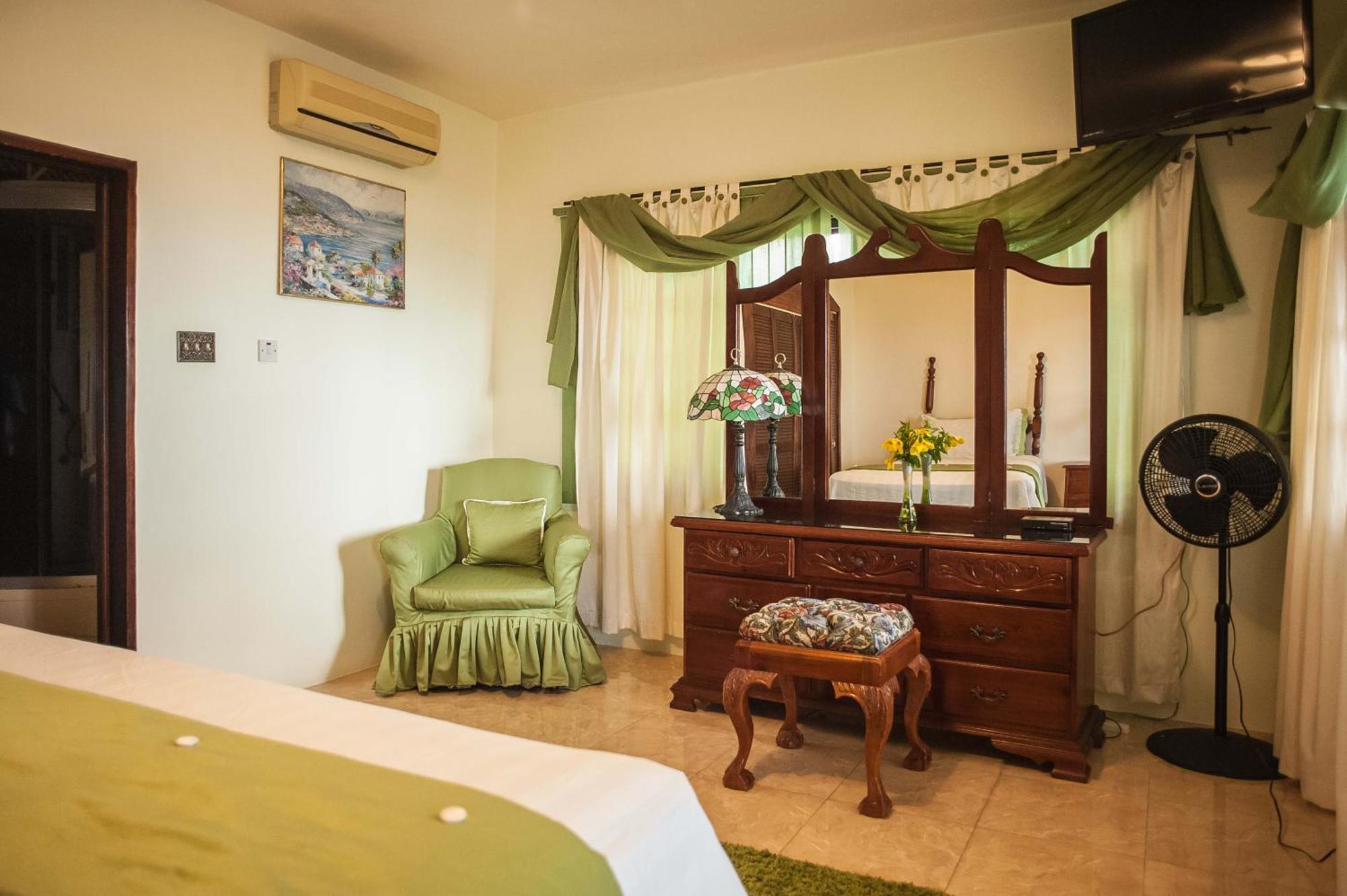 Clarridge View Guesthouse Montego Bay Luaran gambar