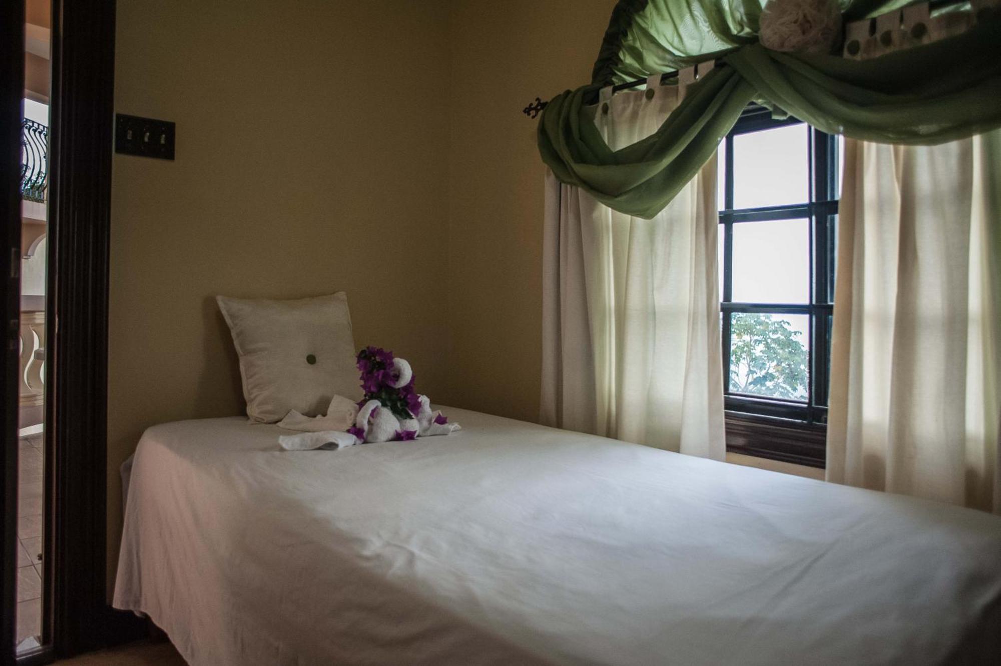Clarridge View Guesthouse Montego Bay Luaran gambar