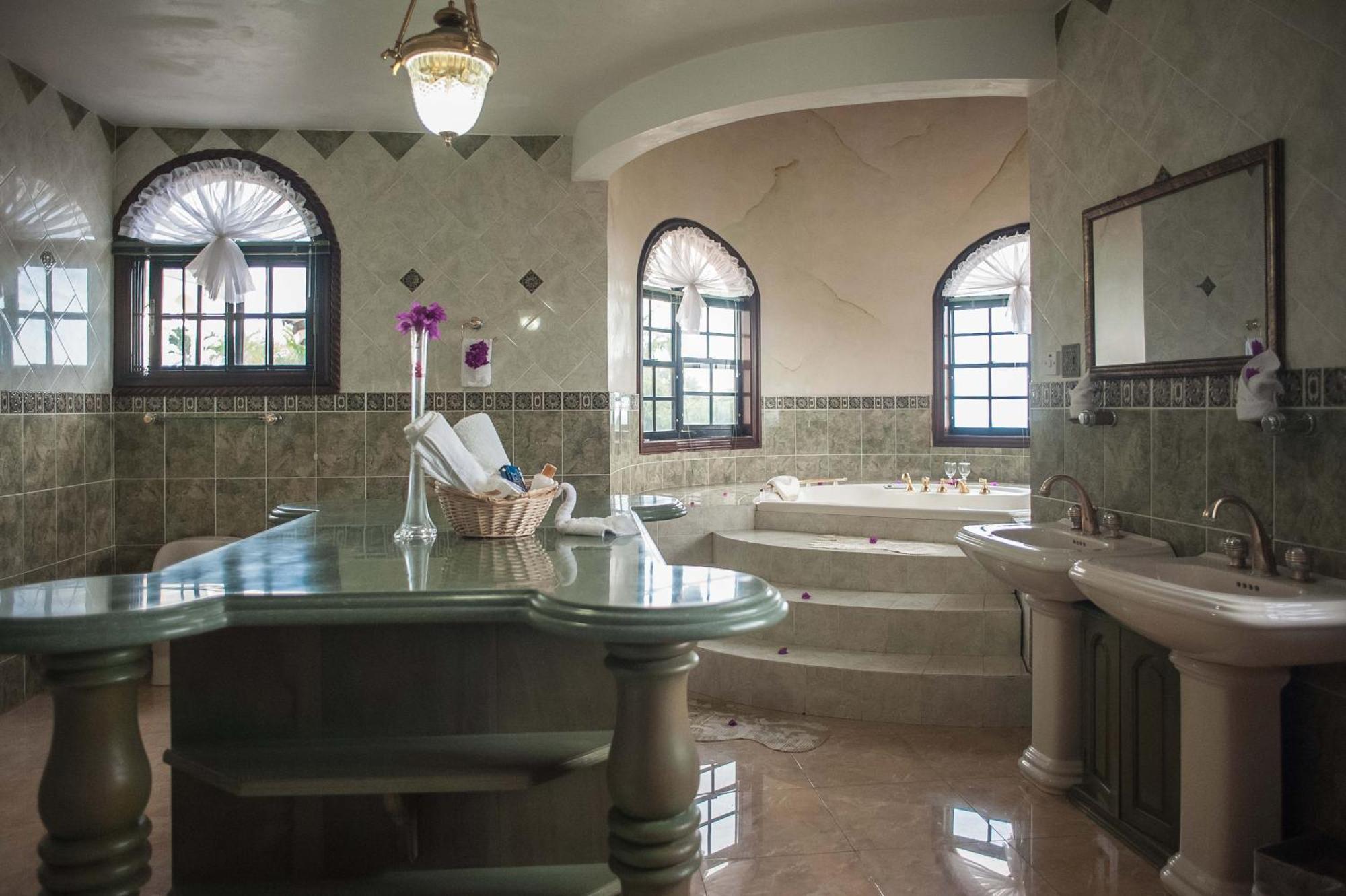 Clarridge View Guesthouse Montego Bay Luaran gambar